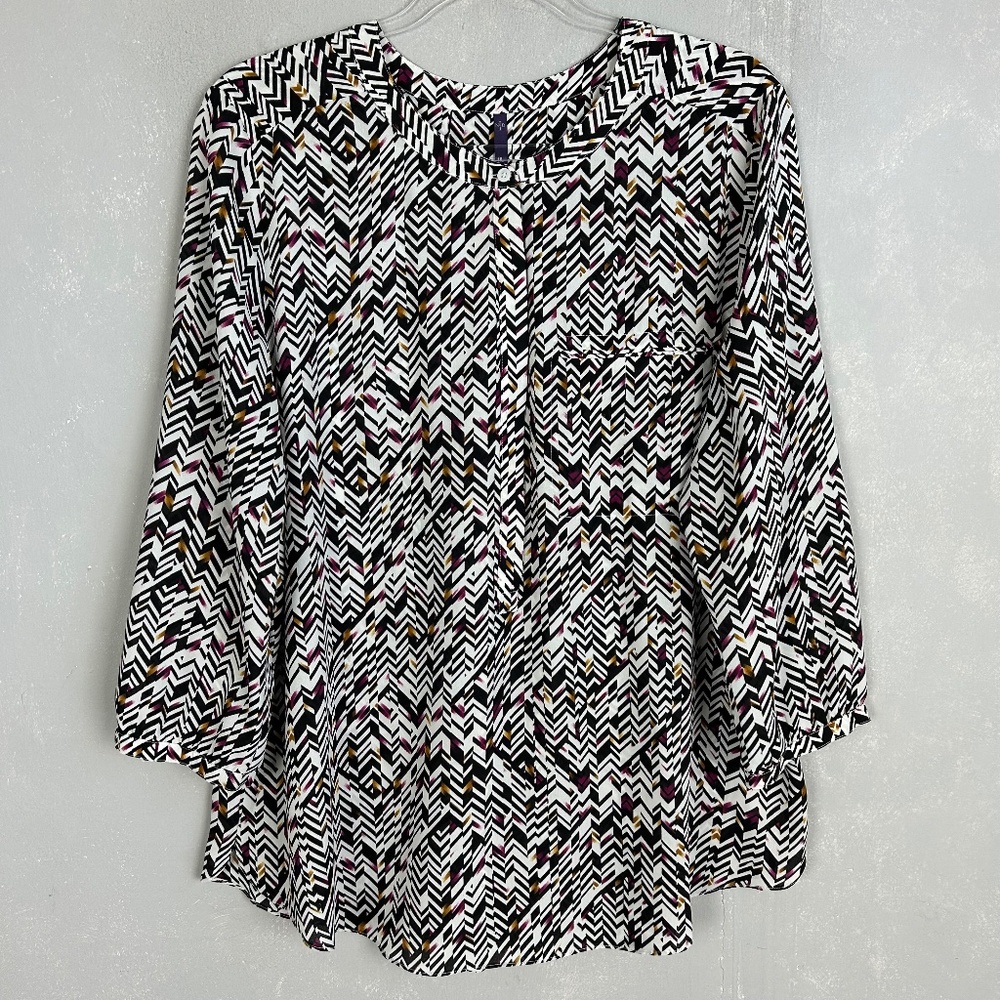 NYDJ size XL pleat back blouse 3/4 sleeve chiffon white black geometric